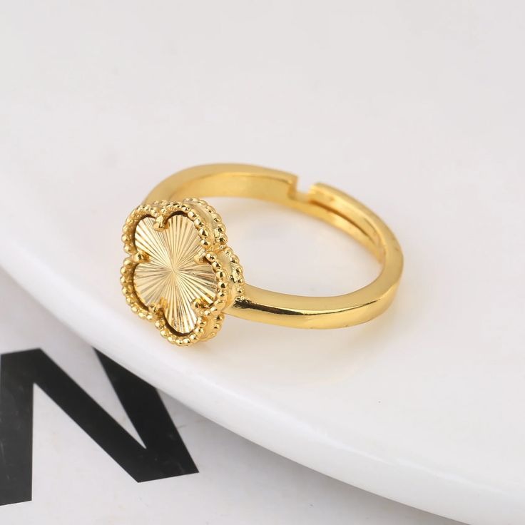 Golden clover Ring