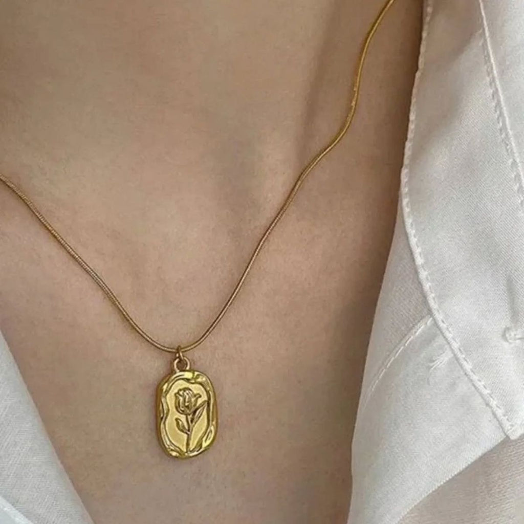 Floral Gold Pendant Necklace